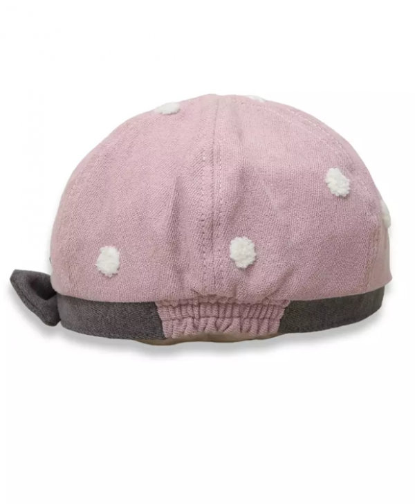 Topi dengan desain retro